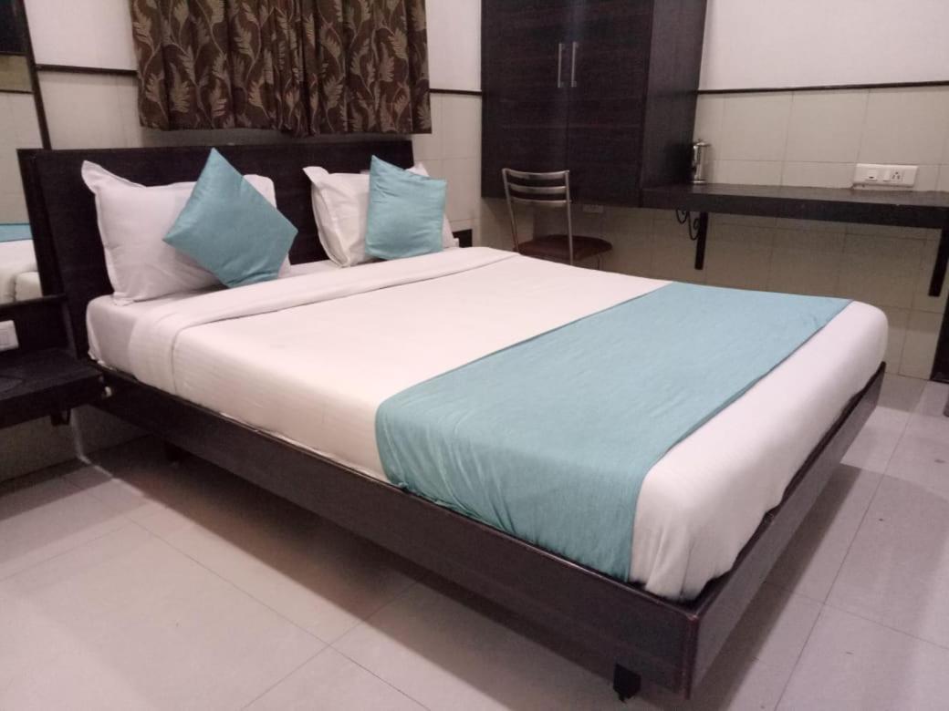 Hotel Sharda Mumbai Exterior photo