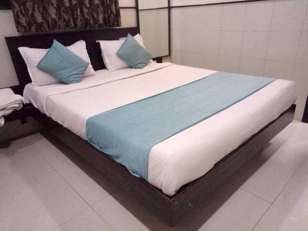 Hotel Sharda Mumbai Exterior photo
