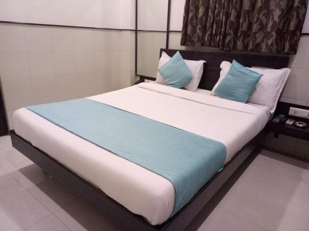 Hotel Sharda Mumbai Exterior photo